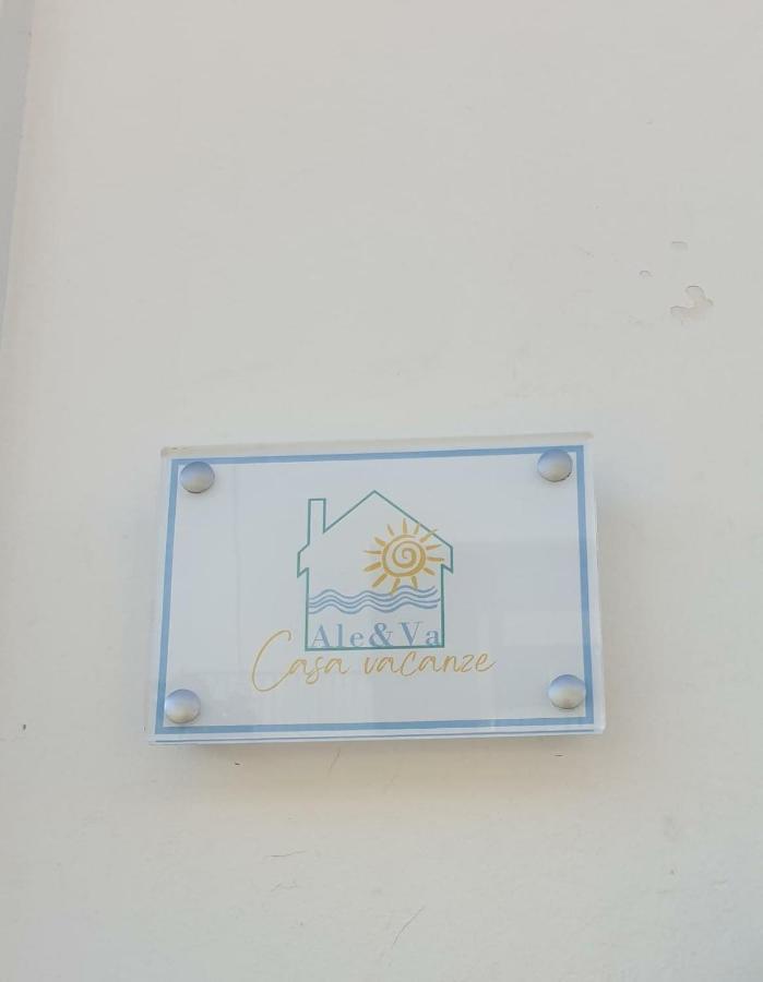 Casa Vacanze Ale&Va Алецио Екстериор снимка