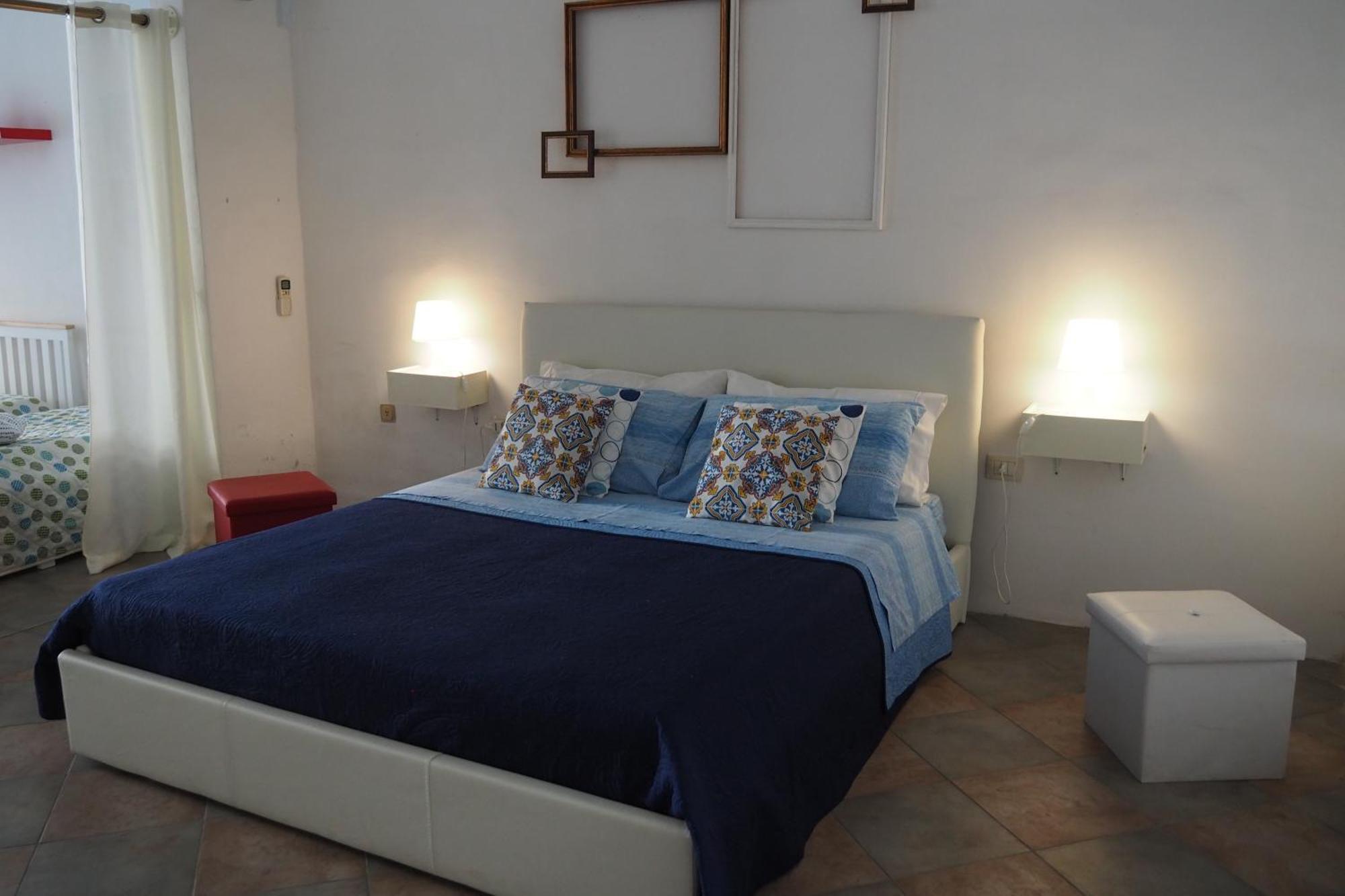 Casa Vacanze Ale&Va Алецио Екстериор снимка